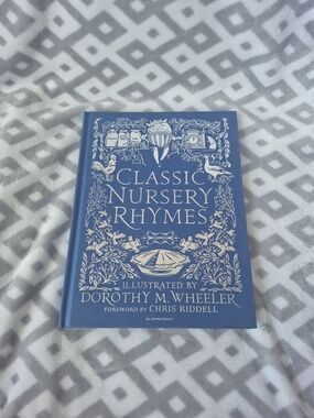 Classic Nursery Rhymes - Blue Hardcover Illustrated Book